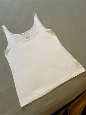 Lord & Taylor White Scoop Neck Tank